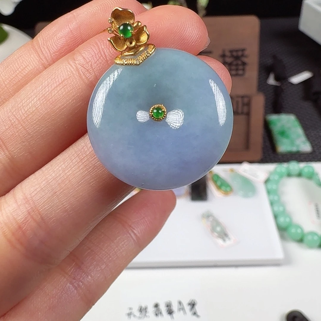 翡翠18K金镶嵌颈饰