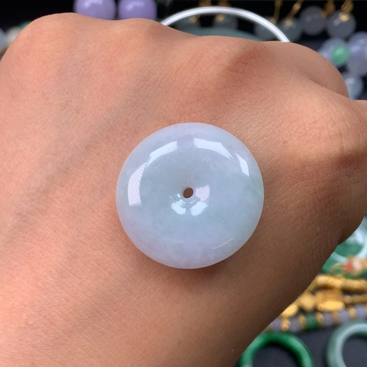 翡翠未镶嵌颈饰平安扣