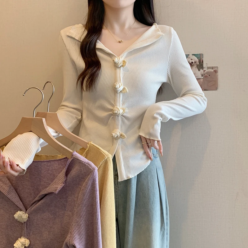 【小曹大码】春装新款女立体花扣折皱修身显瘦针织打底衫-ONL33480