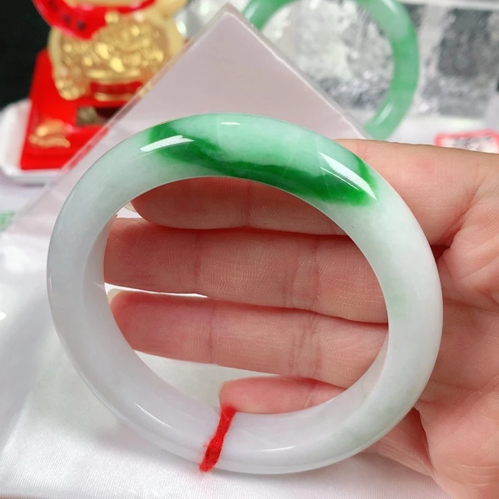 翡翠手镯未镶嵌  编号0212 正圈56