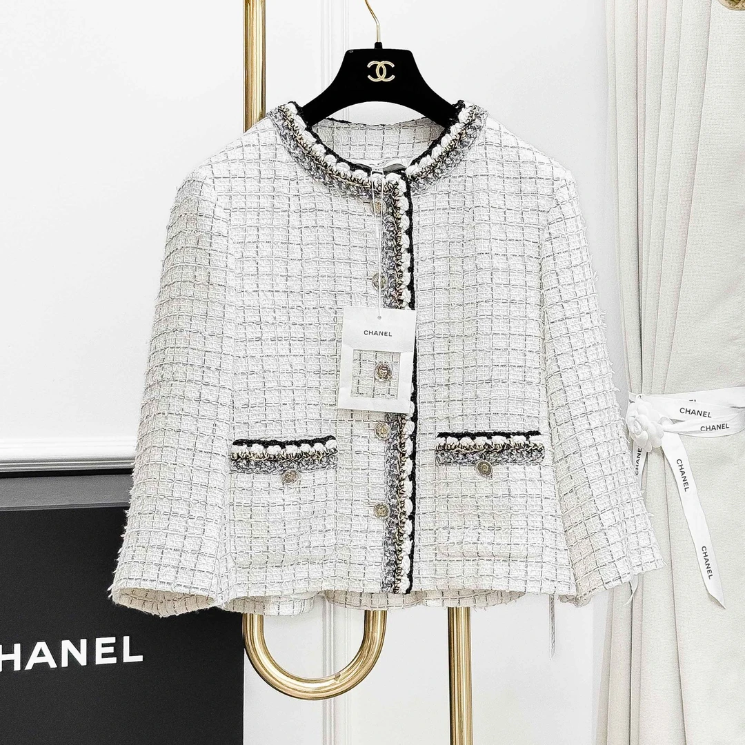 99新 Chanel/香奈儿 38码25S秀款黑白格纹银色滚边短款外套