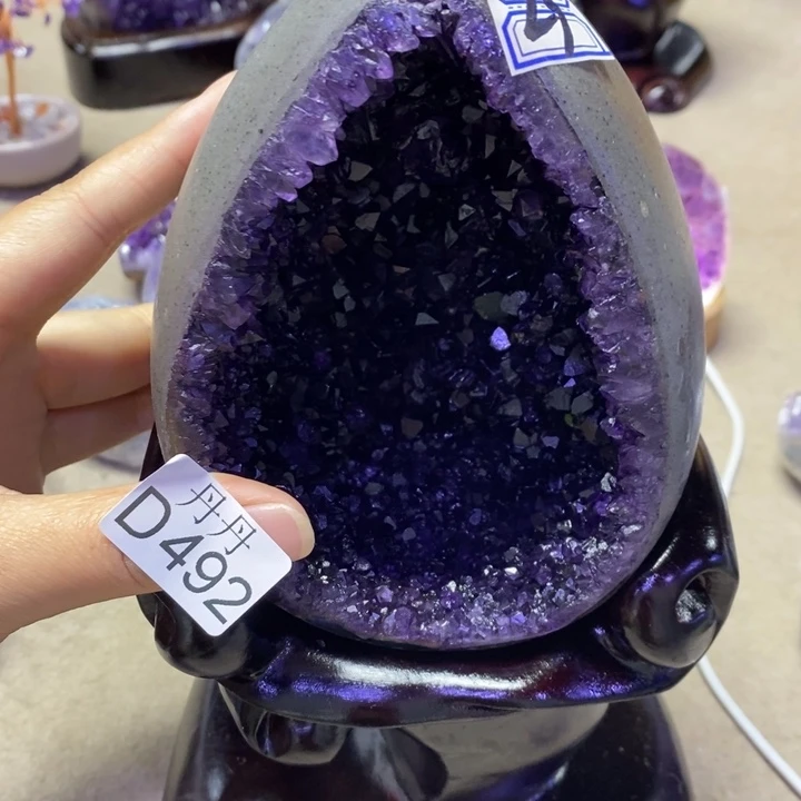 懿***乐未镶嵌紫晶大型摆件（非配饰）