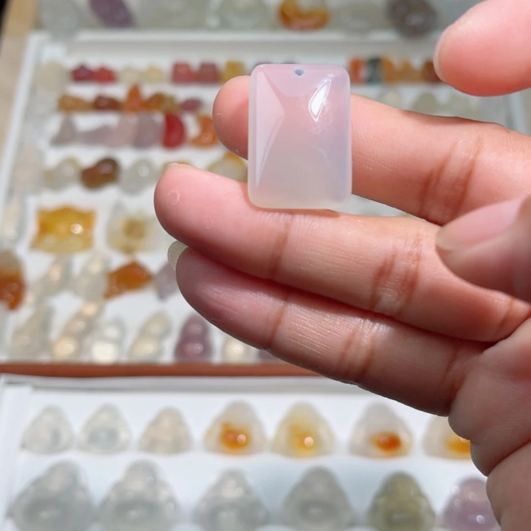 玛瑙/玉髓颈饰合金