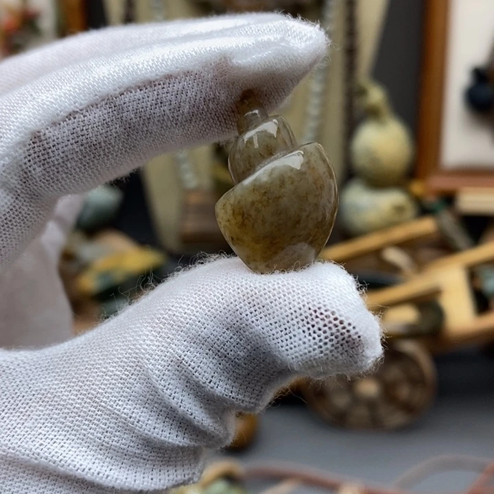 岫岩老玉（透闪石质玉）挂件未镶嵌