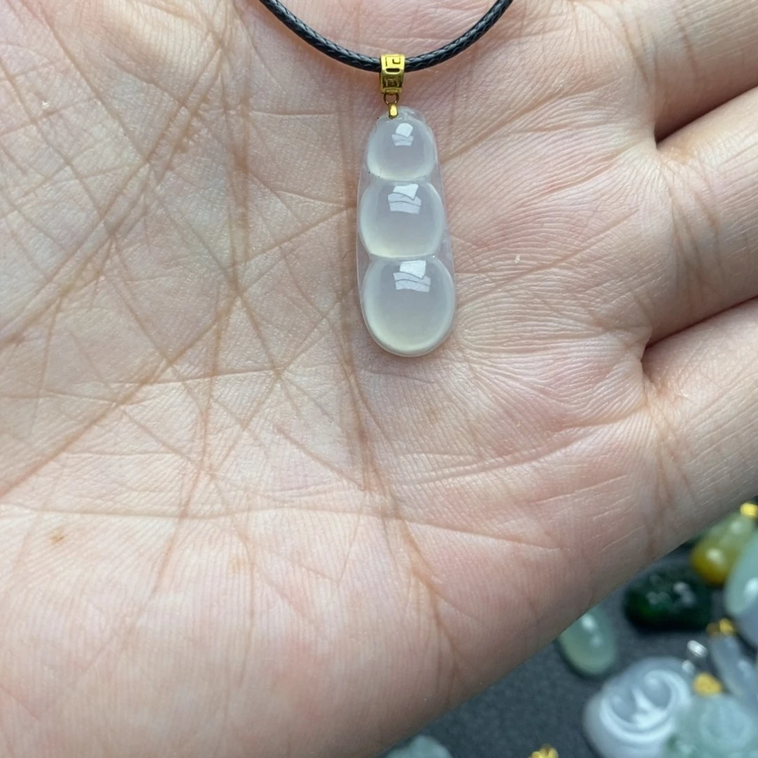 翡翠18K金镶嵌吊坠(不含链)王*培豆子