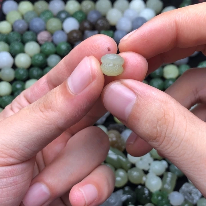 【闪购商品】和田玉未镶嵌颈饰一****_