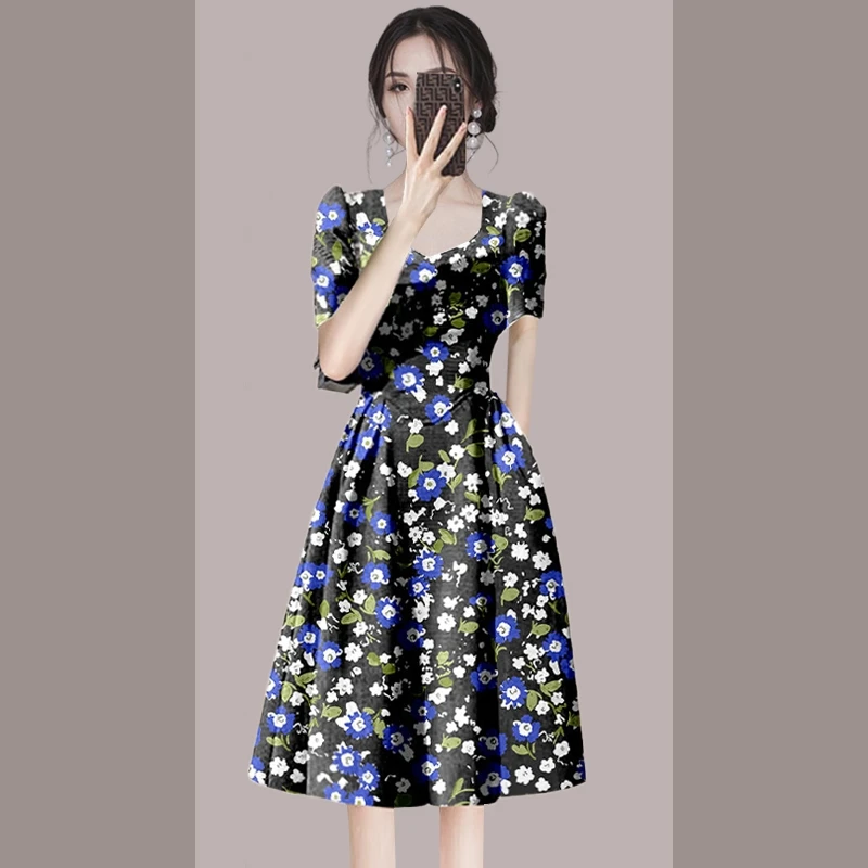 法式A字碎花连衣裙2025新款女夏季短袖高级气质中长裙子