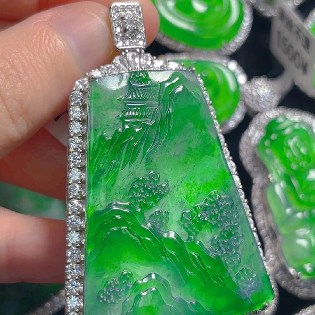 翡翠颈饰银S925镶嵌山水牌