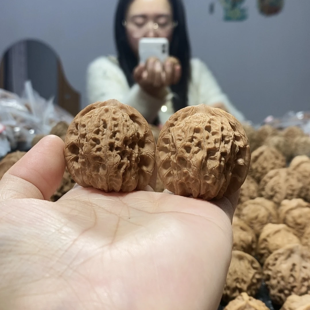 文玩核桃吊坠血麒麟37+黄