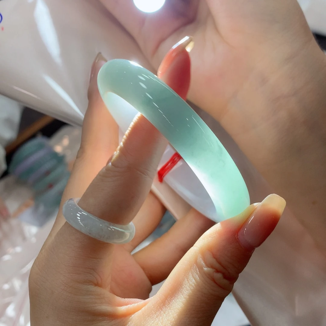 未镶嵌手镯翡翠买断