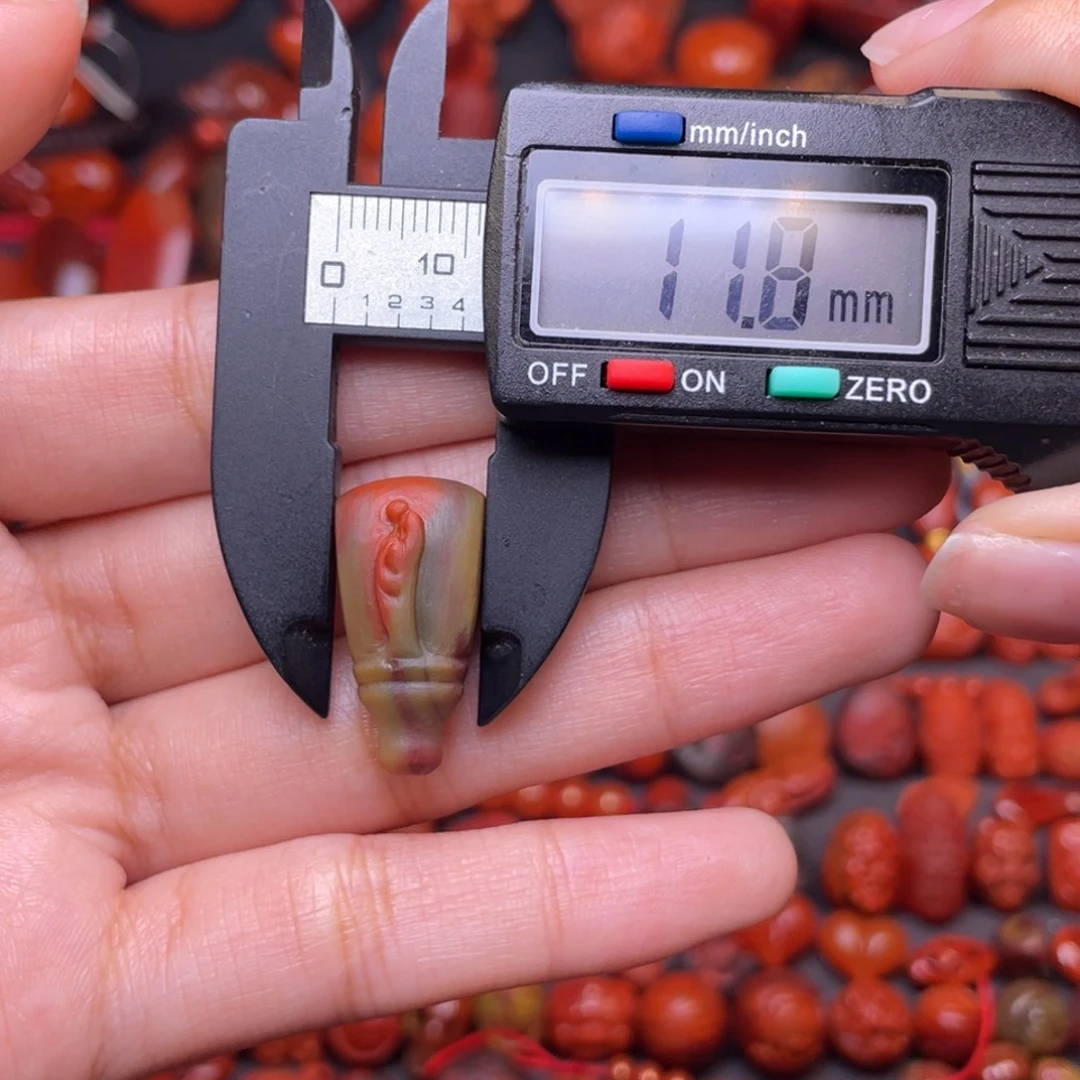 孫***然南红玛瑙未镶嵌配饰