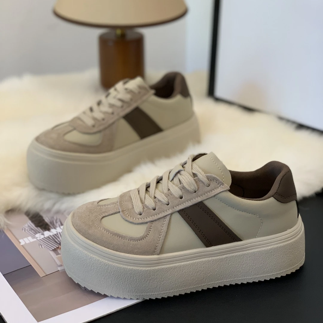 踩屎感小白鞋女款2025年秋季爆款百搭小个子厚底增高学生运动板鞋