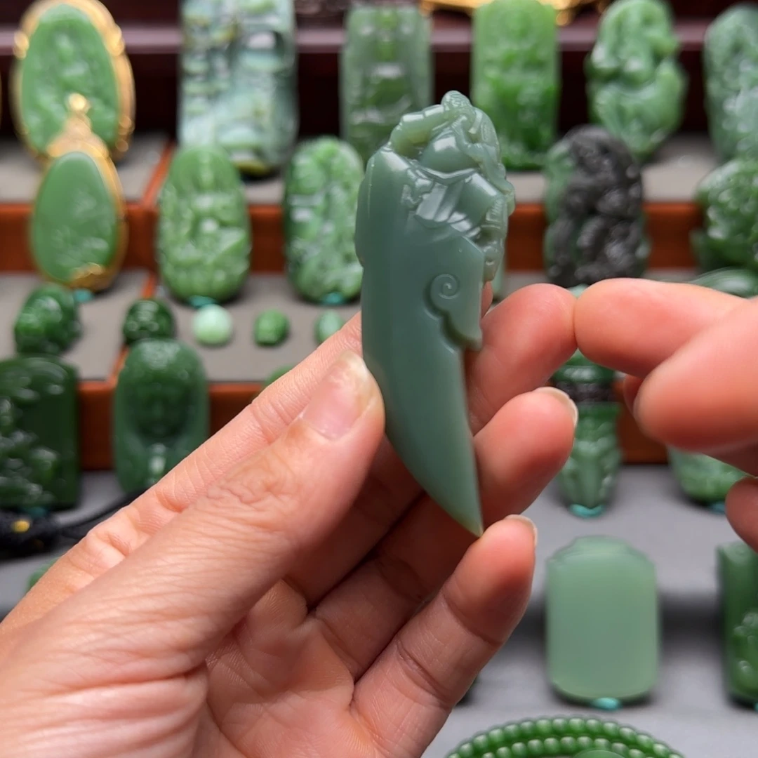 和田玉未镶嵌挂件