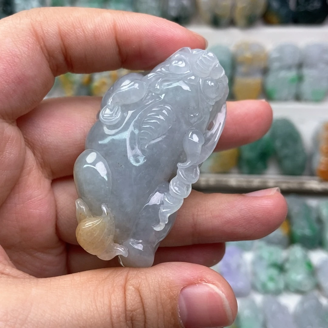 翡翠未镶嵌吊坠(赠链)