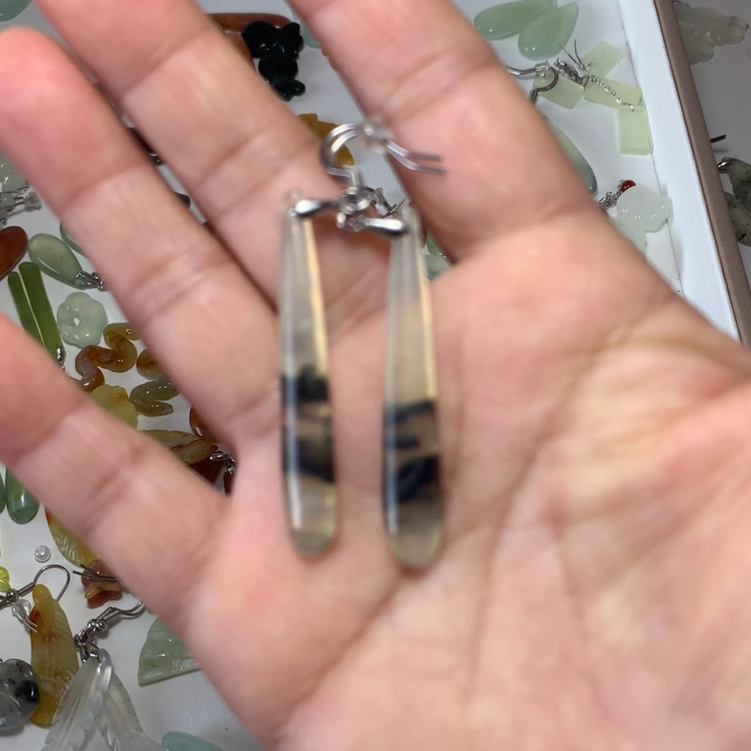 蛇纹石玉耳环未镶嵌
