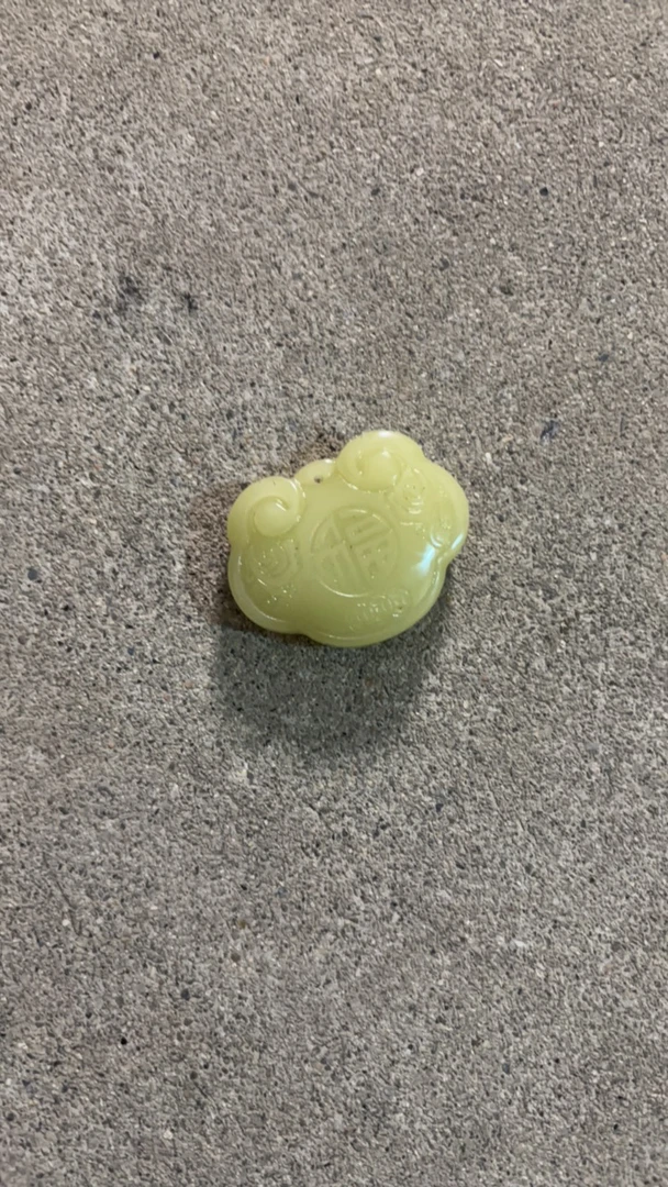 绿色福子和田吊坠