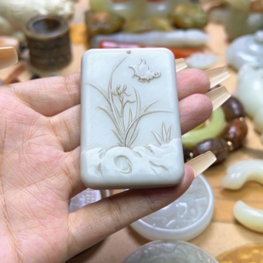 【闪购商品】蛇纹石玉颈饰未镶嵌