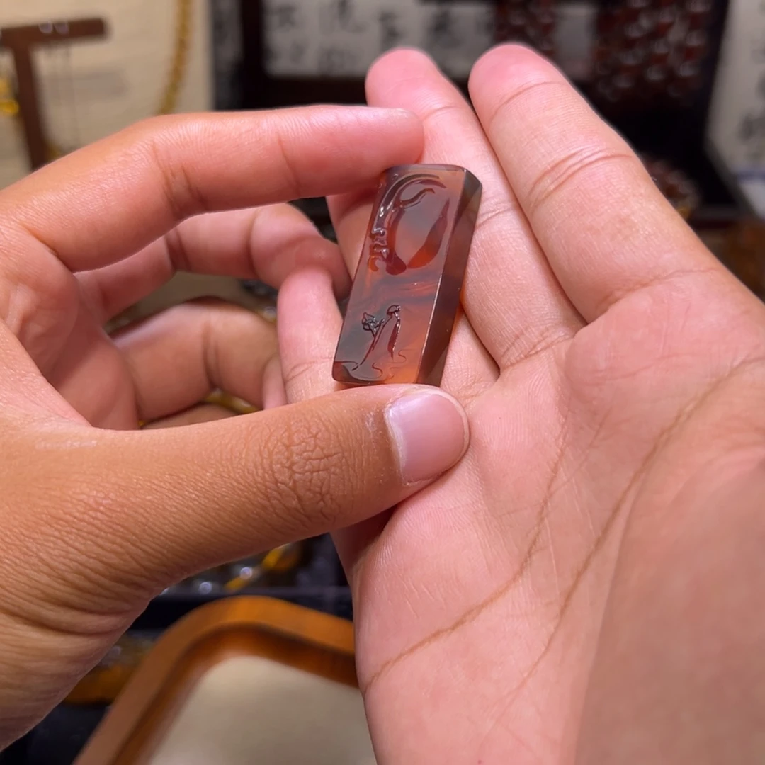 琥珀未镶嵌颈饰悟道