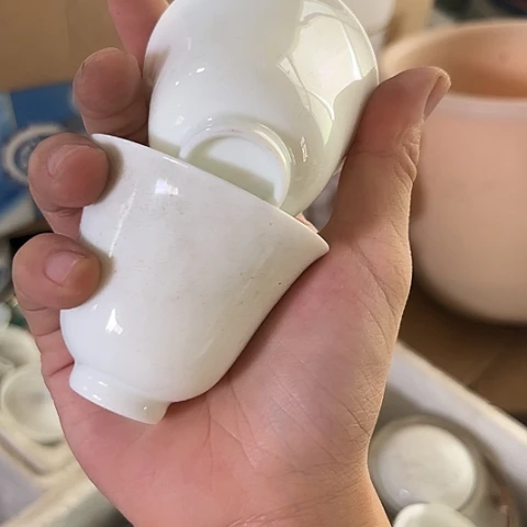 陶瓷玉泥铃铛杯两个