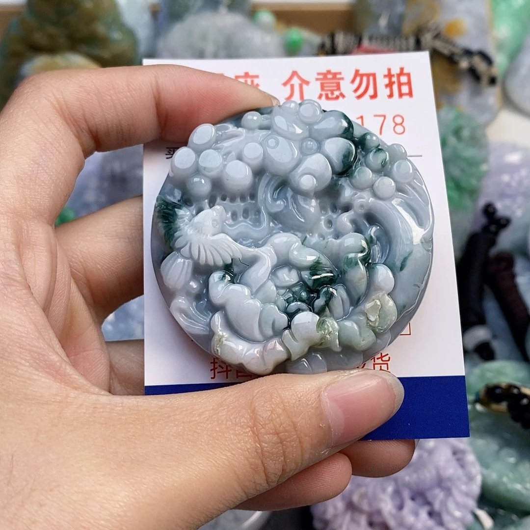 吊坠(不含链)未镶嵌翡翠