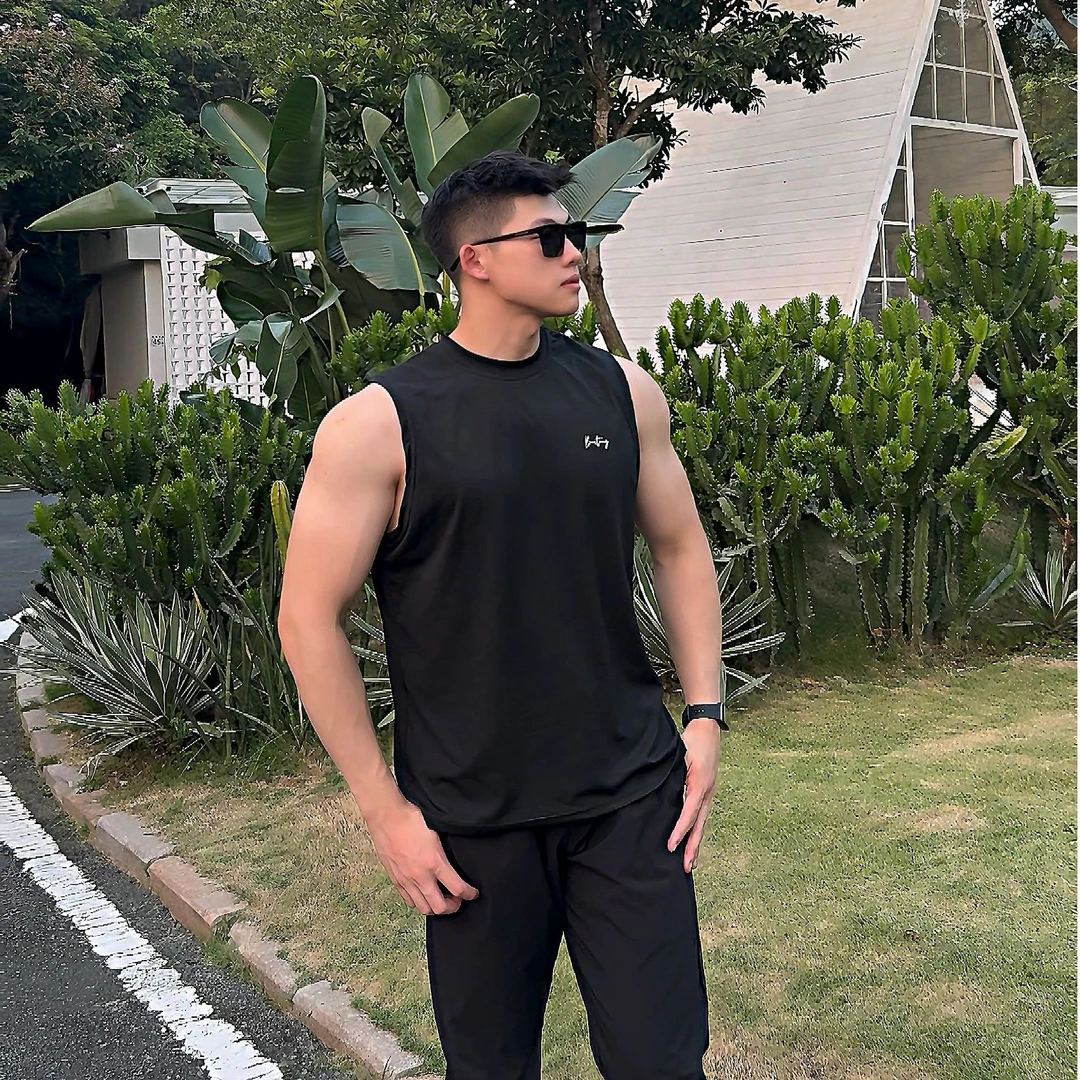 BEESTRONG 夏季美式休闲训练透气无袖显型绒面发泡手绘印花背心