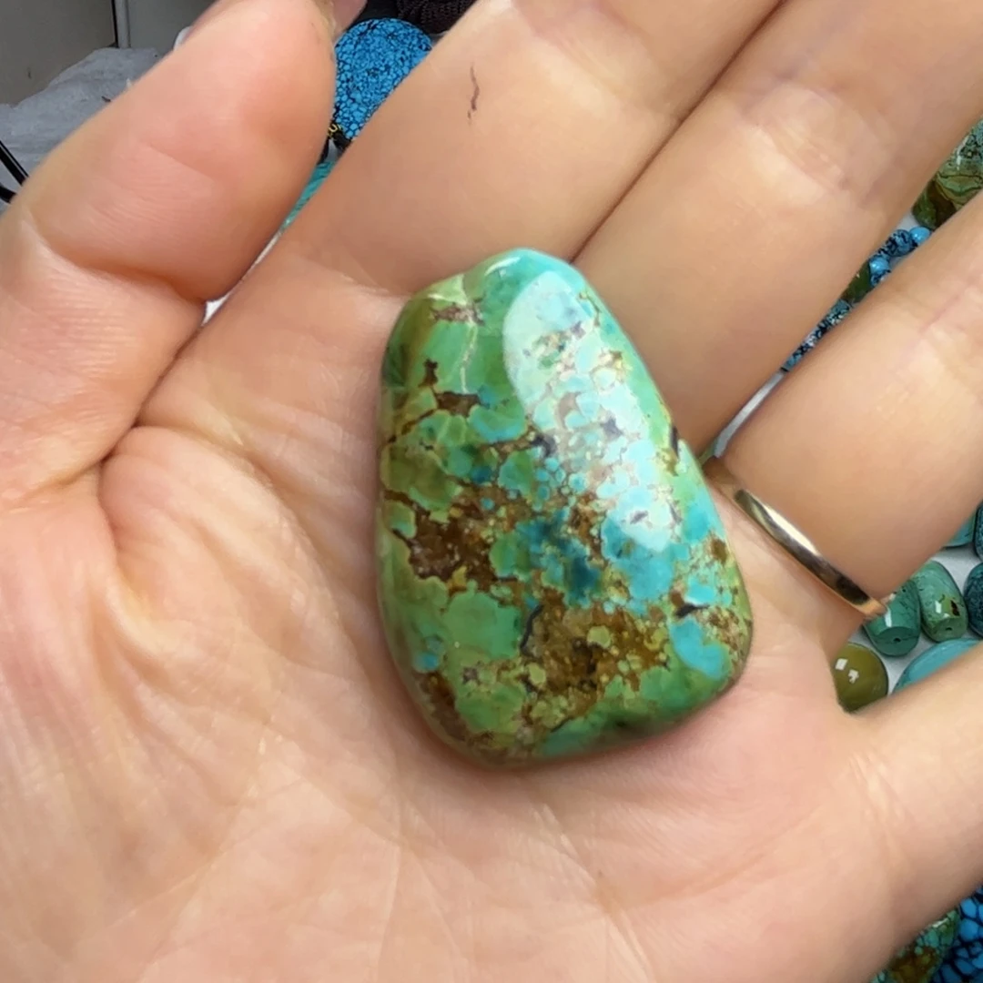 绿松石未镶嵌珠宝奇石