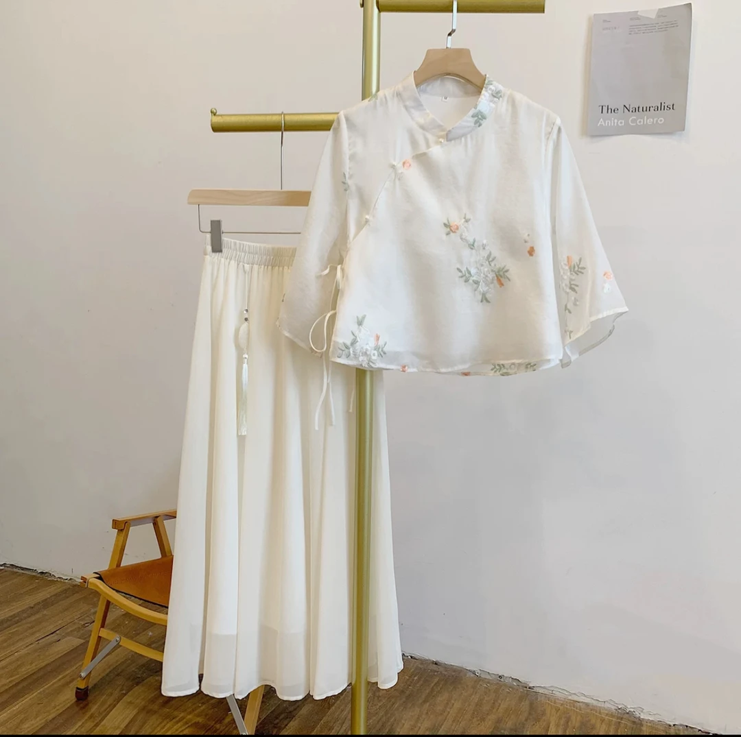 新中式女装爆款新款时尚刺绣珍珠扣上衣裤裙