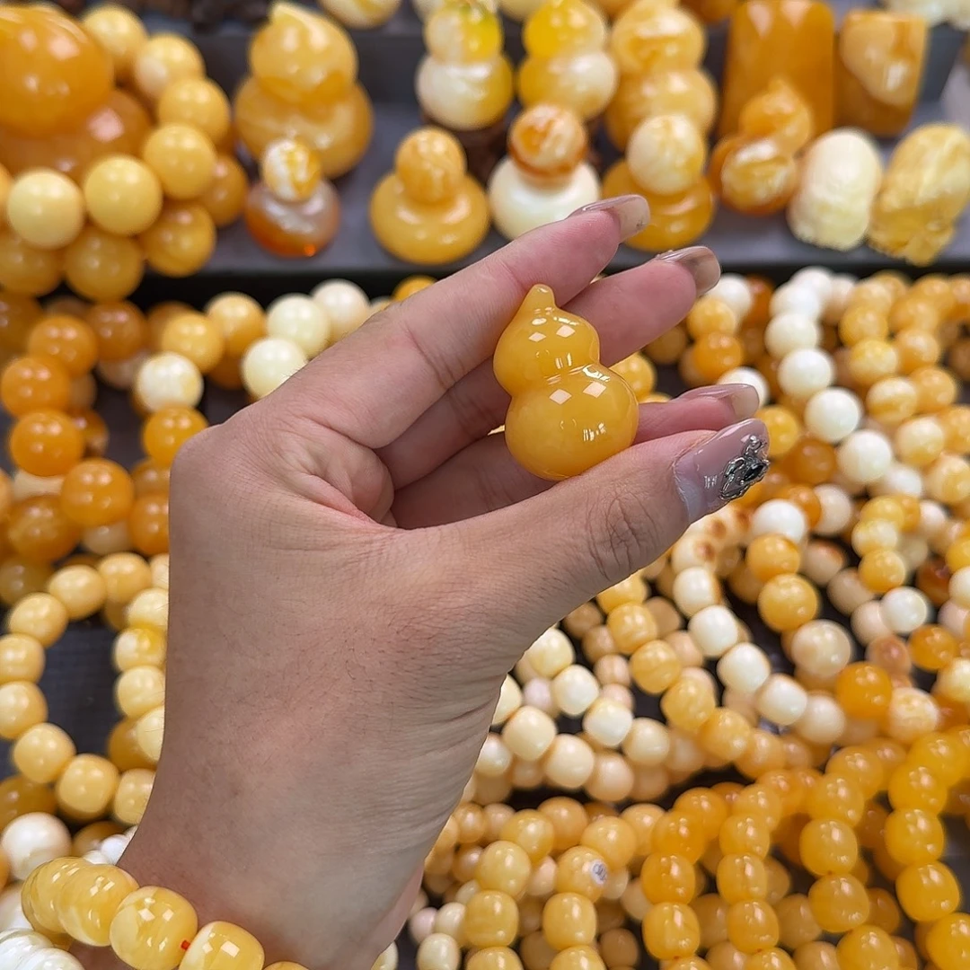 蜜蜡未镶嵌珠宝奇石