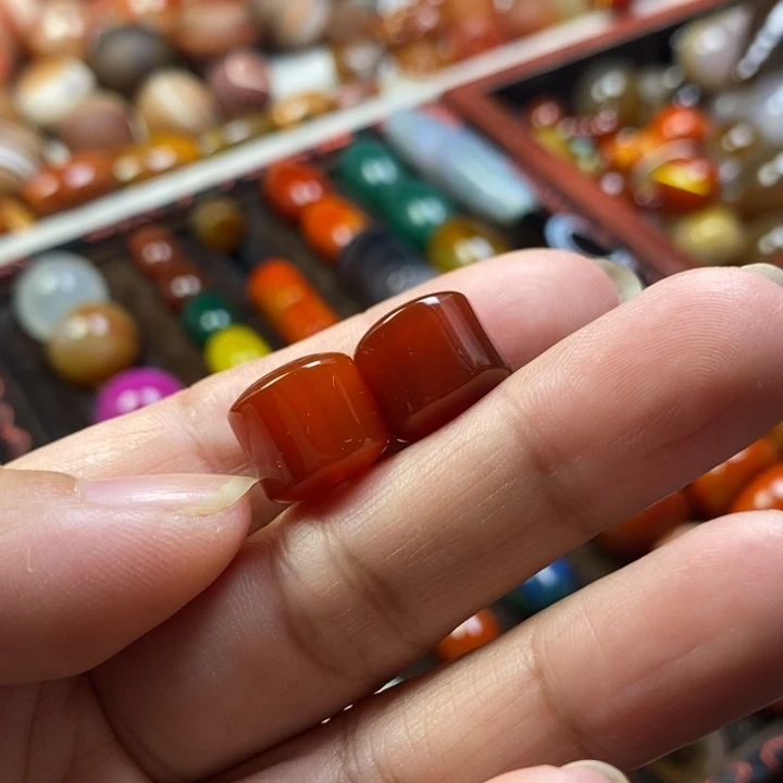 玛瑙/玉髓未镶嵌珠宝半成品12.6mm红色直切两个