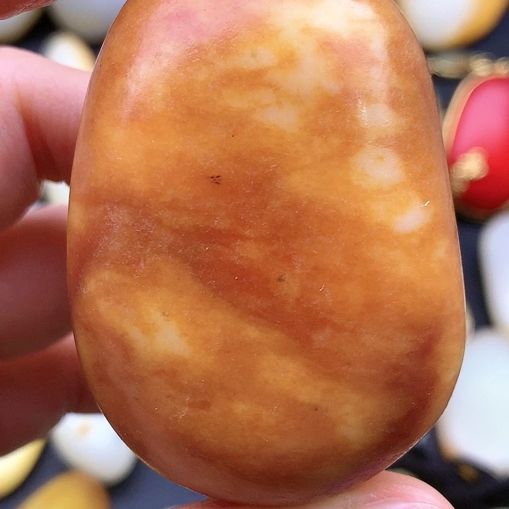 和田玉未镶嵌把件