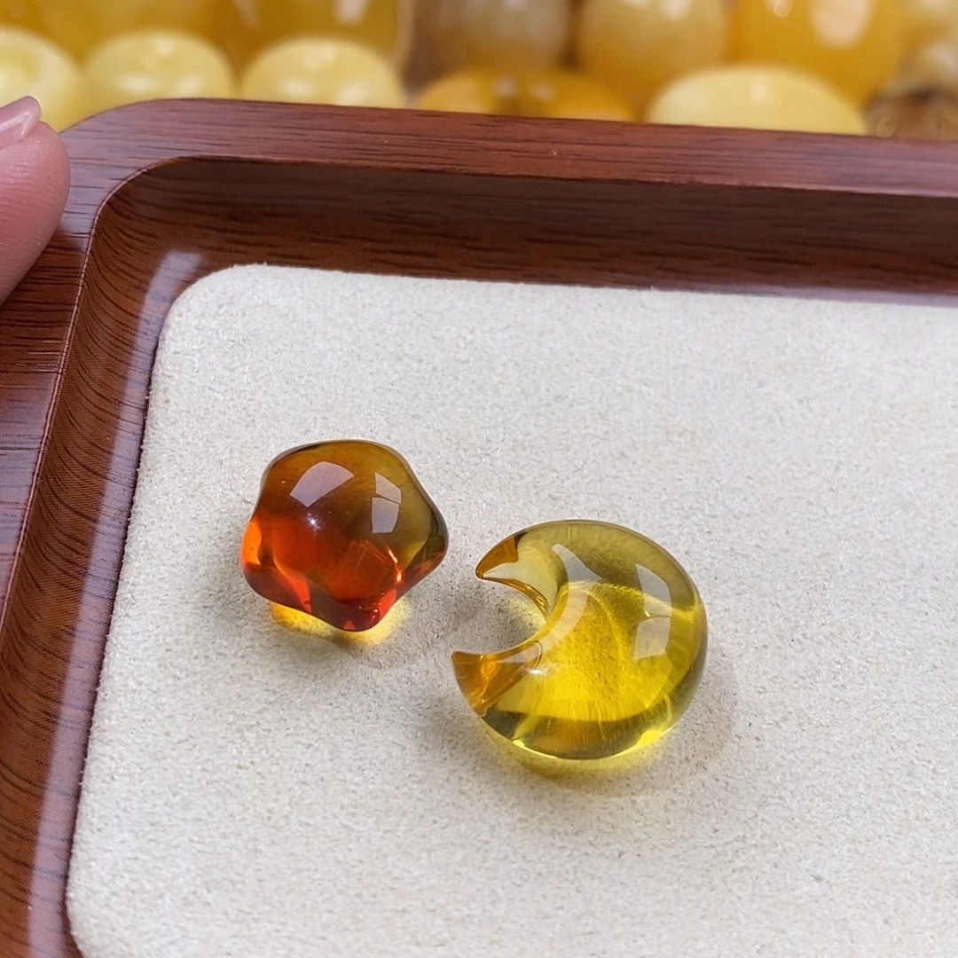 琥珀裸石未镶嵌w****?天然原矿琥珀蜜蜡