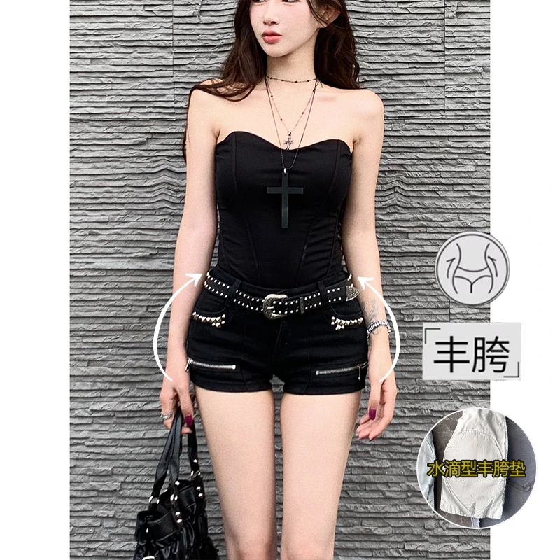 个性低腰丰胯牛仔短裤女2025年冬季新款弹力显瘦辣妹黑色铆钉热裤