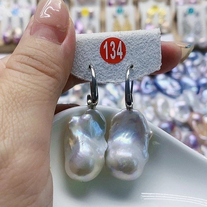 银S925镶嵌耳饰淡水珍珠