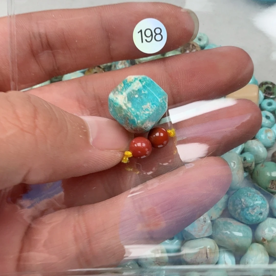 南红玛瑙未镶嵌珠宝奇石