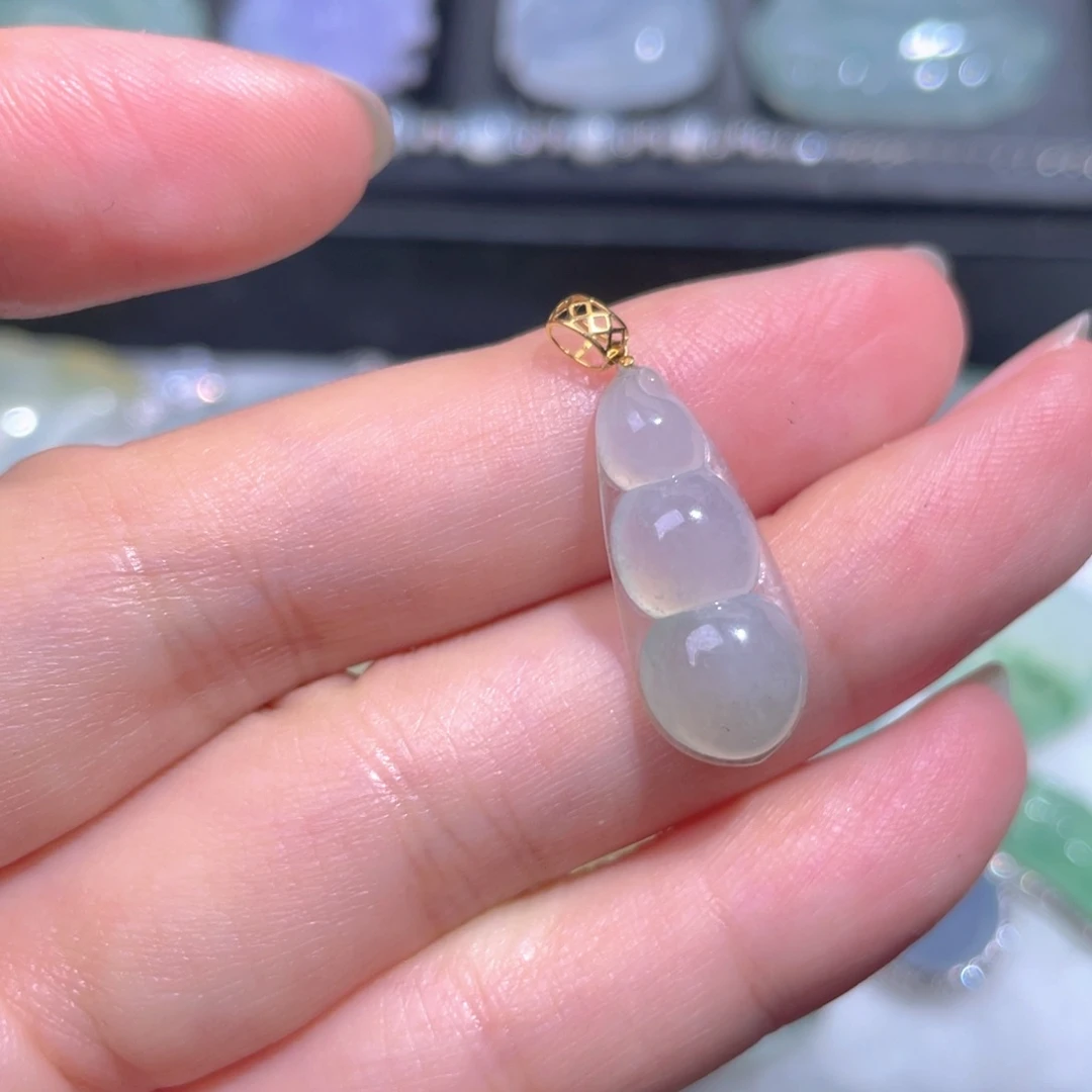 颈饰18K金镶嵌翡翠翡翠