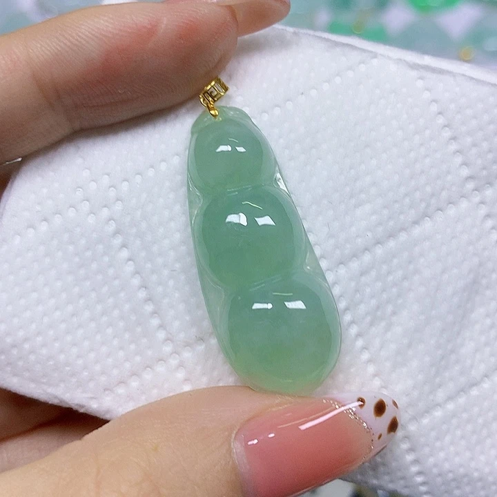 颈饰18K金镶嵌翡翠挂件