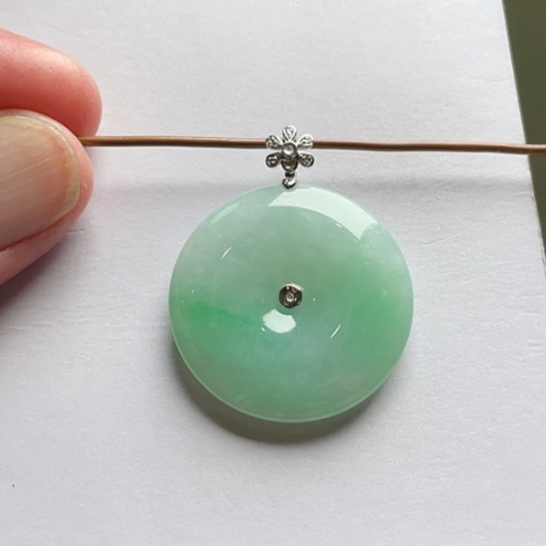 【闪购商品】吊坠(不含链)18K金镶嵌翡翠