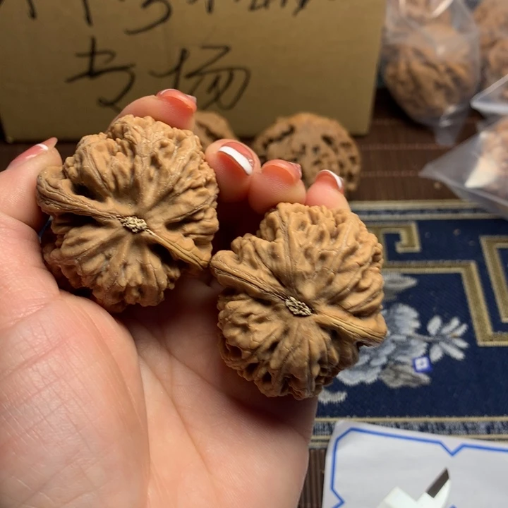 吊坠文玩核桃奉**财粗筋