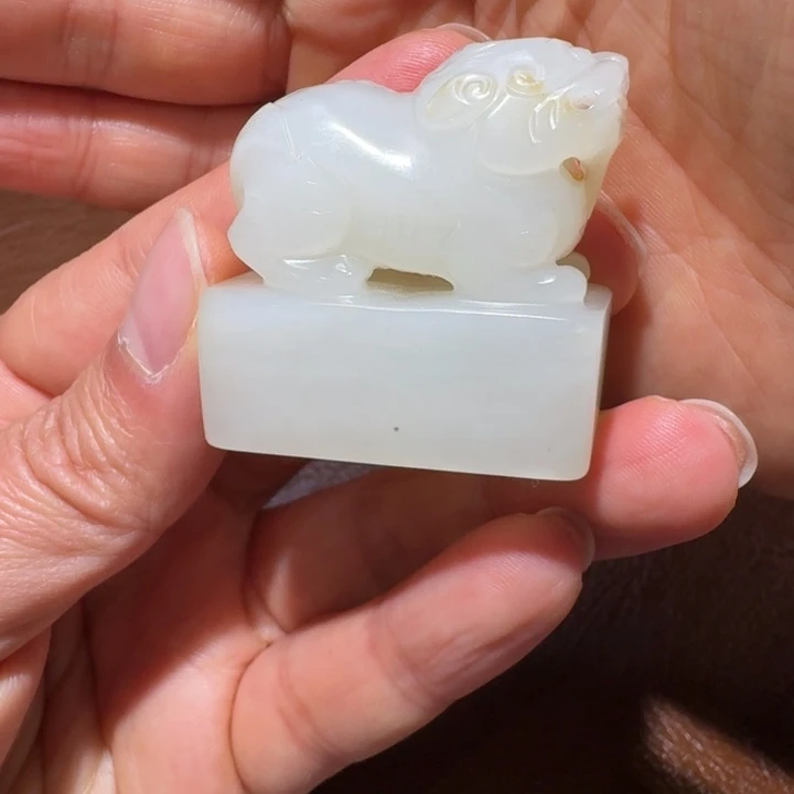 和田玉未镶嵌把件