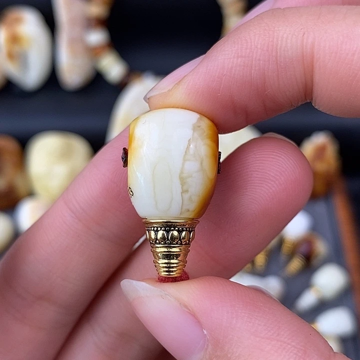 琥珀未镶嵌裸石13三通c733