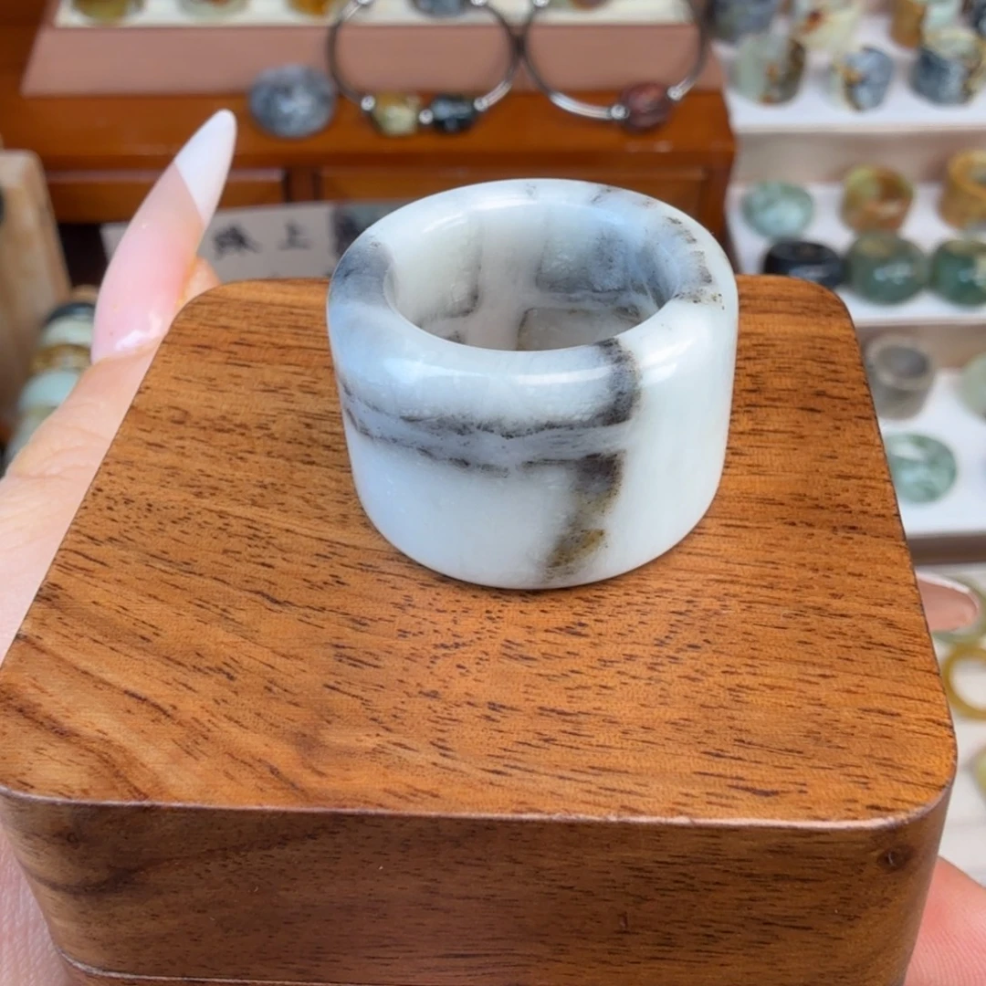 蛇纹石玉未镶嵌戒指17.1