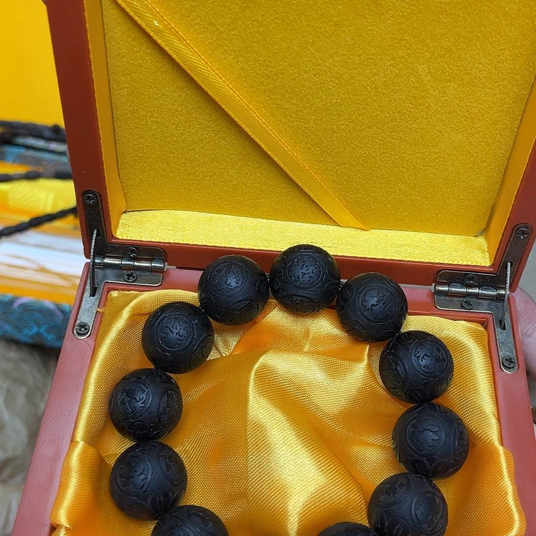 大叶紫檀（黑酸枝木类）