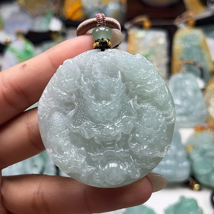 翡翠未镶嵌颈饰龙牌