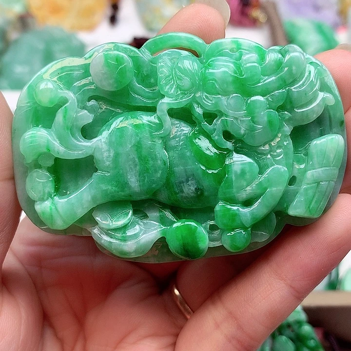 翡翠未镶嵌颈饰翡翠