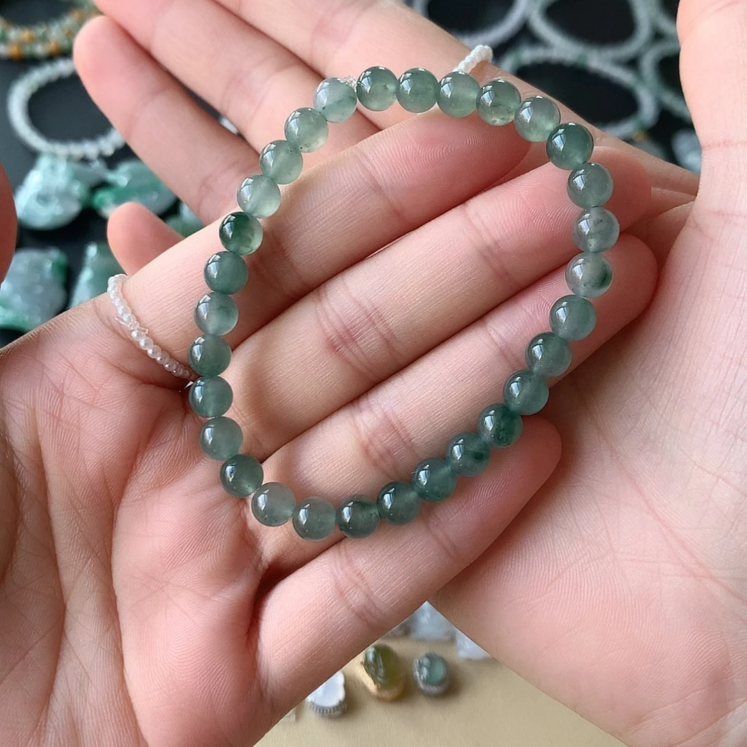翡翠未镶嵌颈饰手串