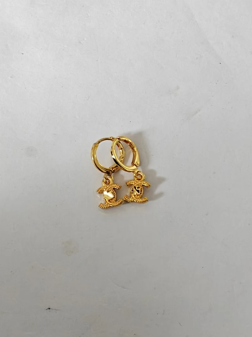 小众设计简单经典耳饰HT3110