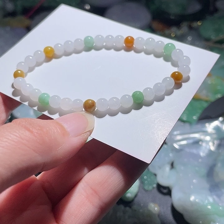 颈饰未镶嵌翡翠美**姐天