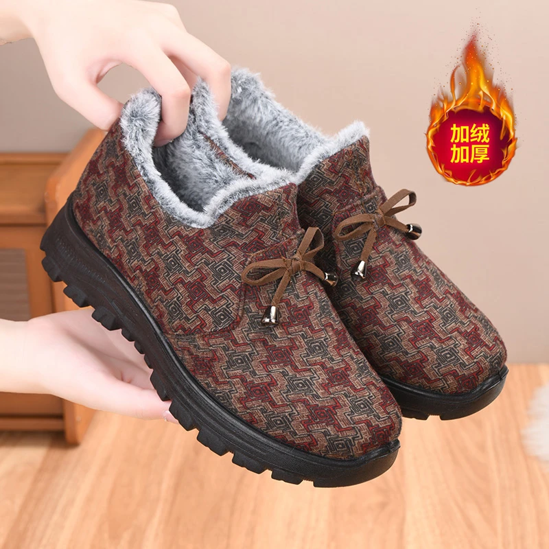 冬季老北京棉鞋女加绒保暖老人奶奶短靴加厚防滑中老年妈妈鞋短靴