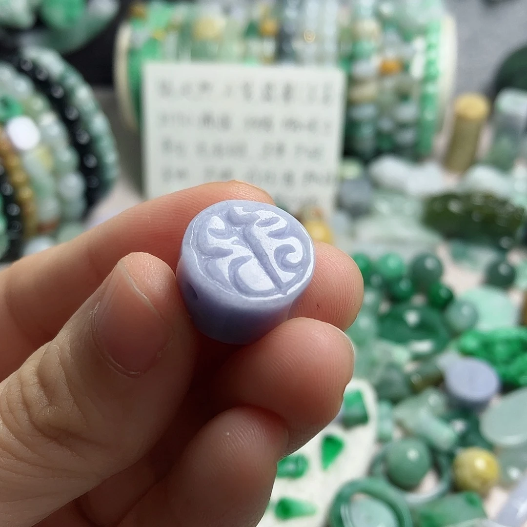 翡翠颈饰未镶嵌圆桶珠