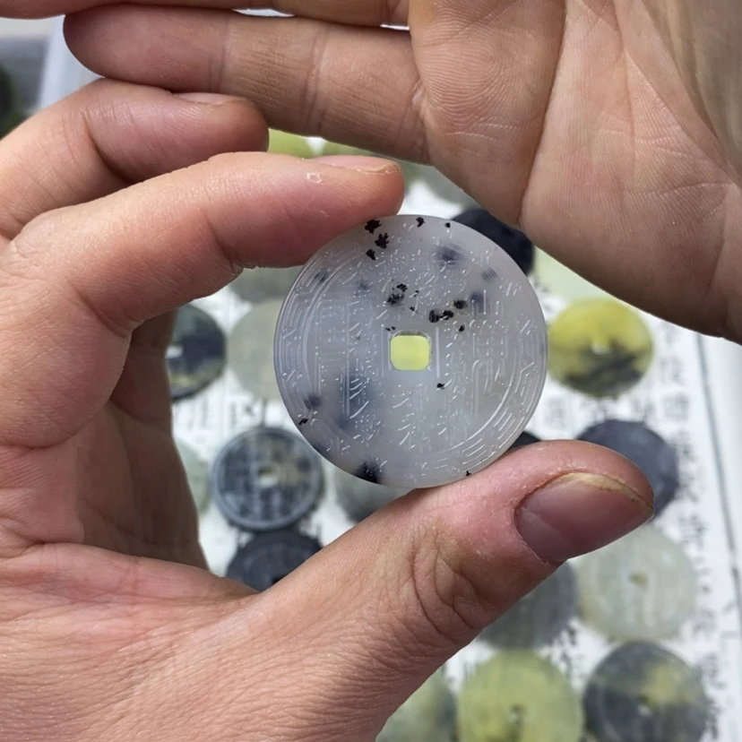 【闪购商品】岫玉颈饰未镶嵌直径3.5岫玉山鬼花钱吊坠